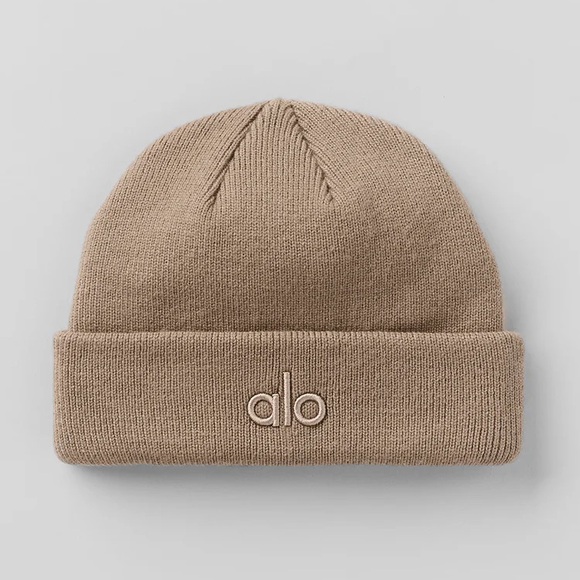ALO Yoga Accessories - ALO Yoga Light Tan Beanie| NWT